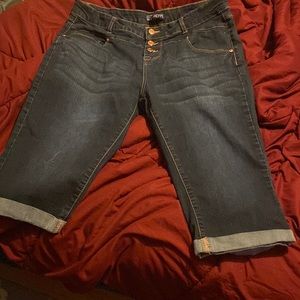 Sandpiper Bermuda shorts size 18 tried on didn’t like